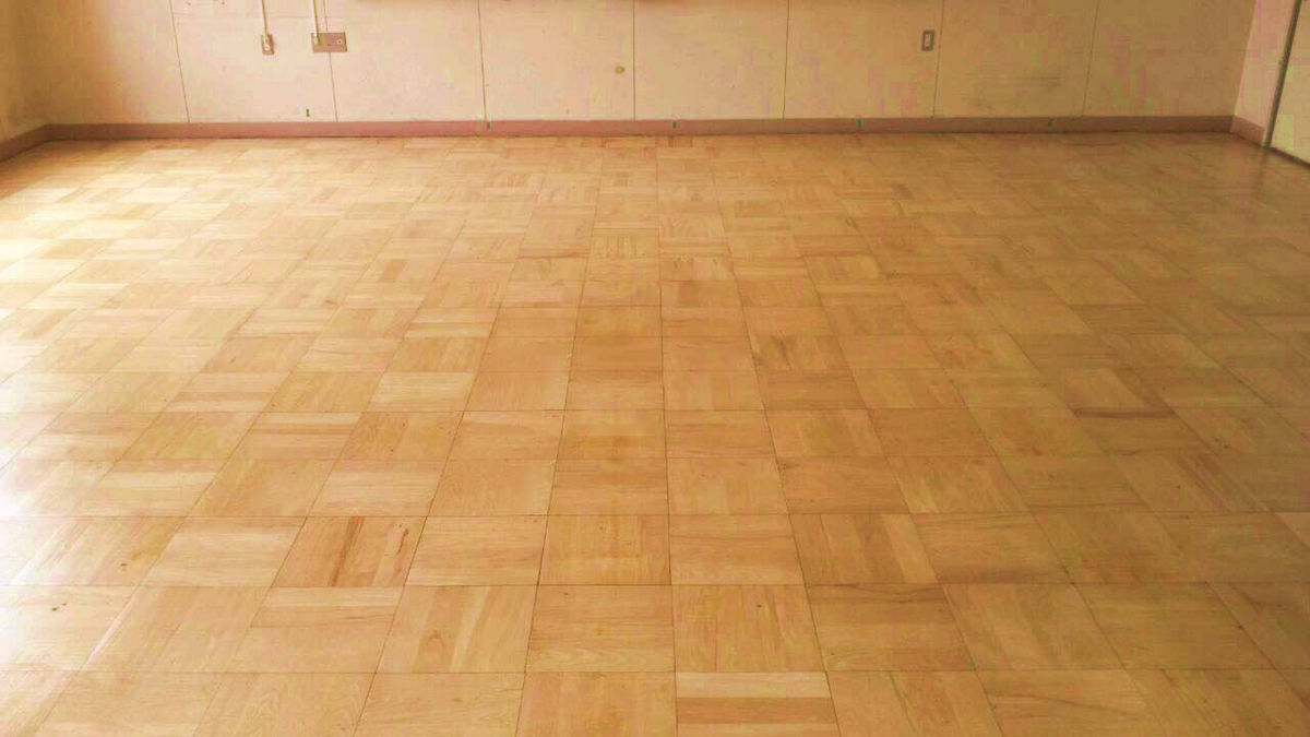 天王寺中学校教室床塗装工事
