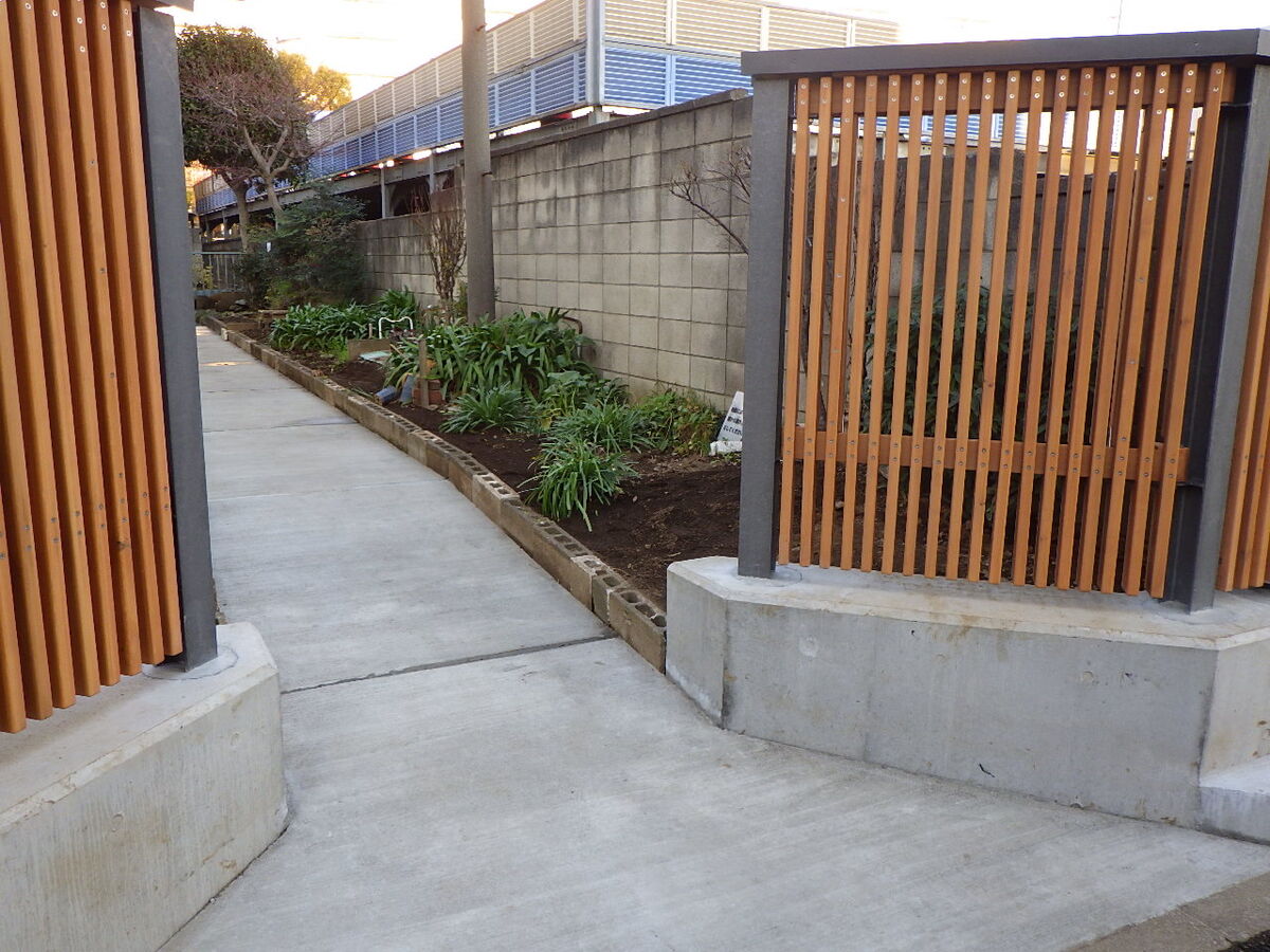 都営小豆沢一丁目アパート柵改修工事