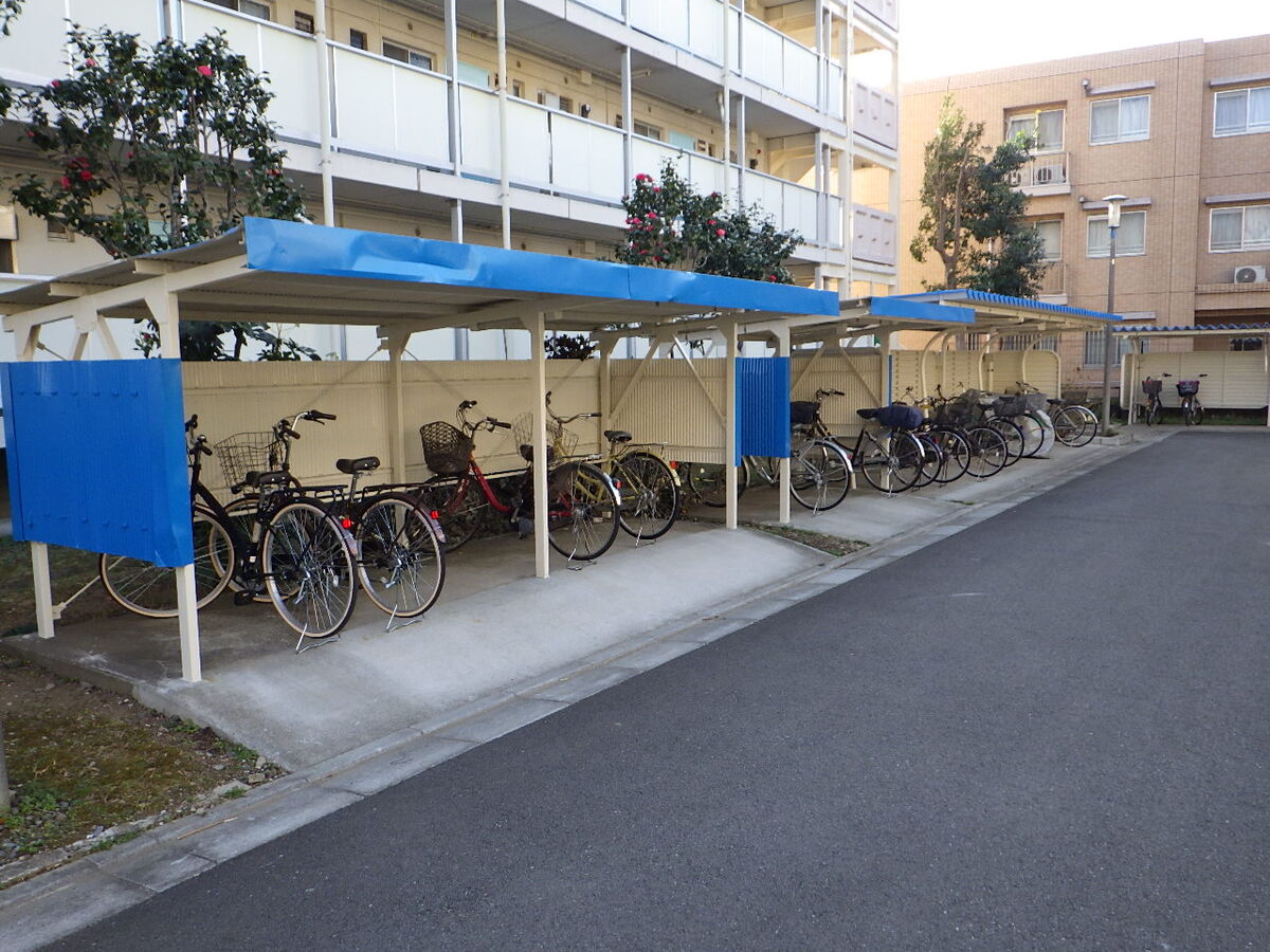  都営喜多見二丁目アパート（６～１１号棟）鉄部塗装工事