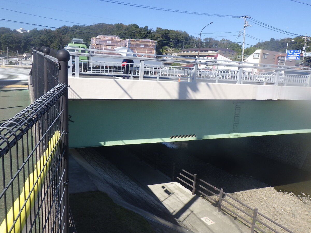 宝蔵橋補修工事（地覆補修）その２