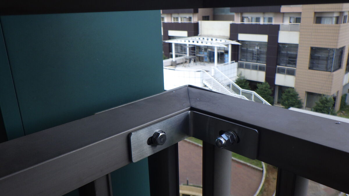 都営東雲二丁目第２アパートほか１団地アルミ製手摺補強工事