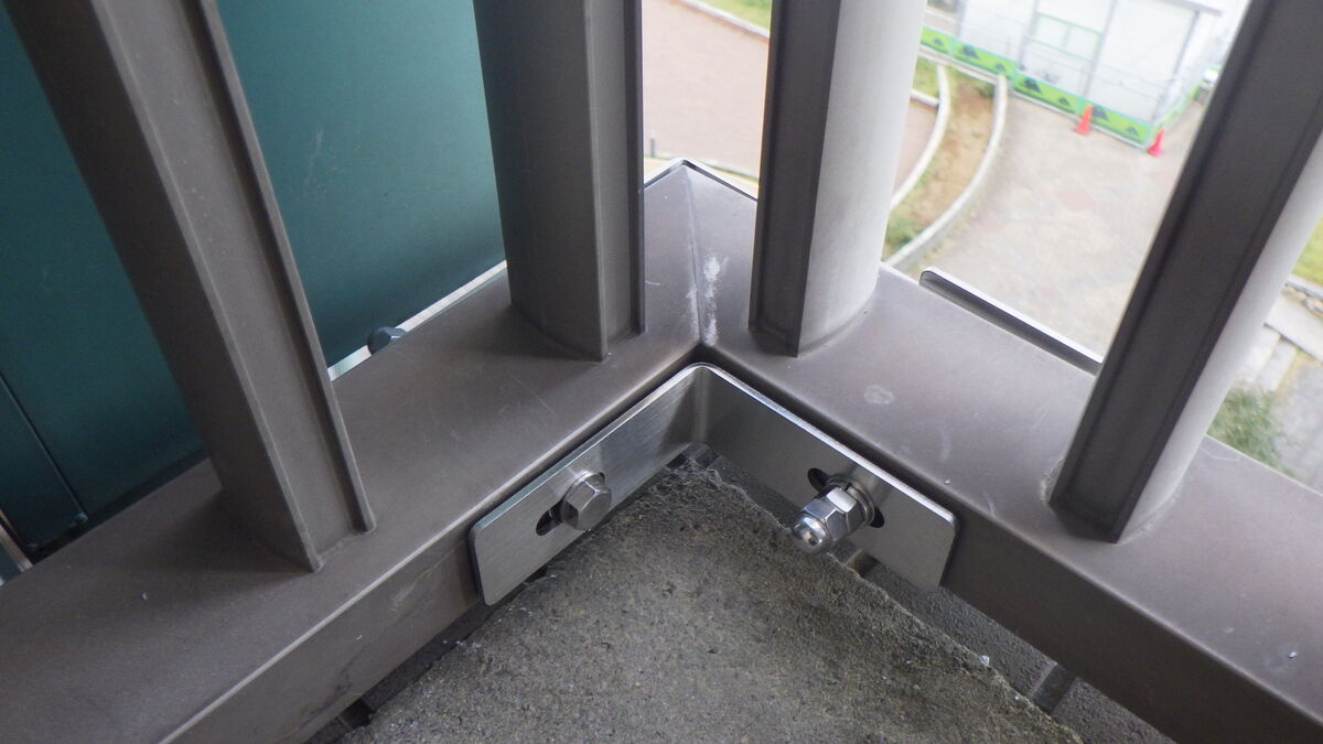 都営東雲二丁目第２アパートほか１団地アルミ製手摺補強工事