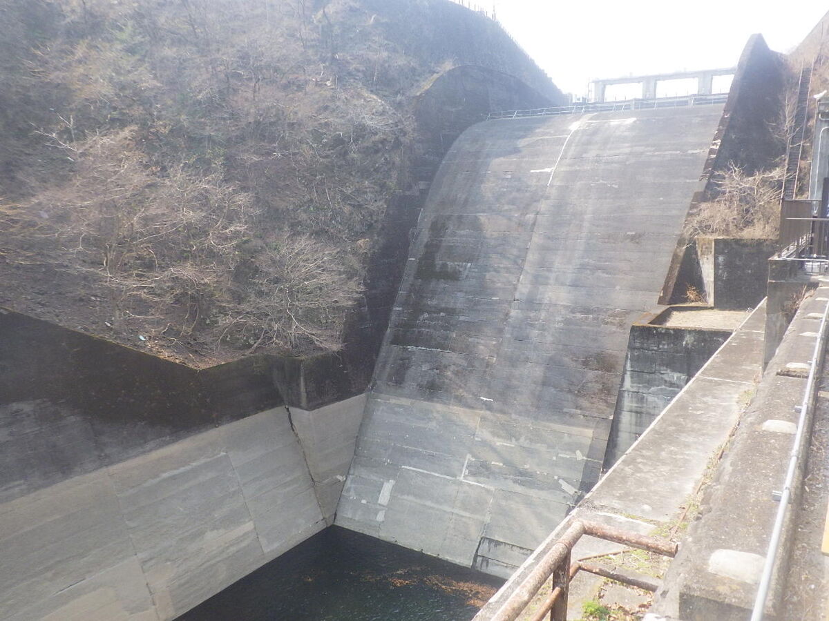 令和６年度小河内ダム余水吐外１か所補修工事